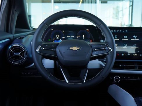 New 2025 Chevrolet Equinox EV LT image 17