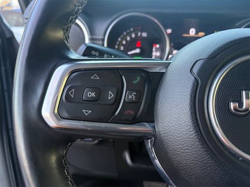 Used 2022 Jeep Wrangler Unlimited Sahara image 22