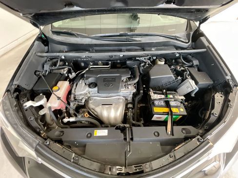 Used 2017 Toyota RAV4 LE AWD/4WD image 24