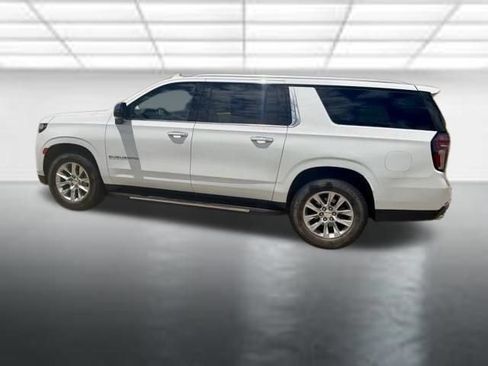 Used 2022 Chevrolet Suburban Premier RWD image 6