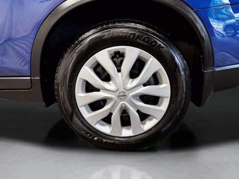 Used 2020 Nissan Rogue S FWD image 45