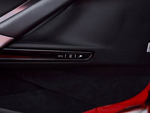 Used 2022 Ferrari SF90 Spider image 41