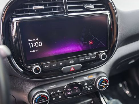 Used 2024 Kia Soul GT-Line w/ Option Group 020 FWD image 18