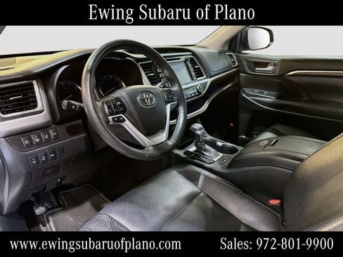 Used 2015 Toyota Highlander Limited Platinum AWD/4WD image 9