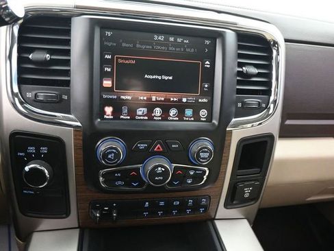 Used 2017 RAM 2500 Laramie w/ Convenience Group image 16