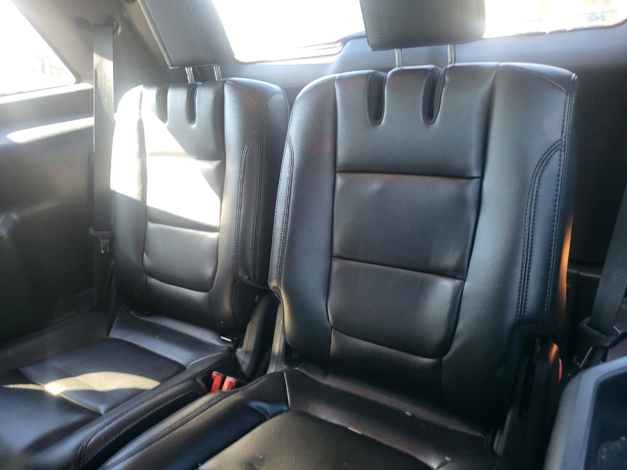 Used 2016 Ford Explorer XLT w/ Equipment Group 202A FWD image 40