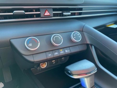 New 2026 Hyundai Elantra SE image 22