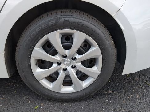 Used 2020 Toyota Corolla LE FWD image 11