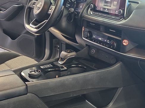 Used 2023 Nissan Rogue SV AWD/4WD image 18