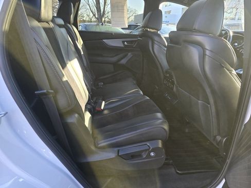 Used 2022 Acura MDX A-Spec image 13
