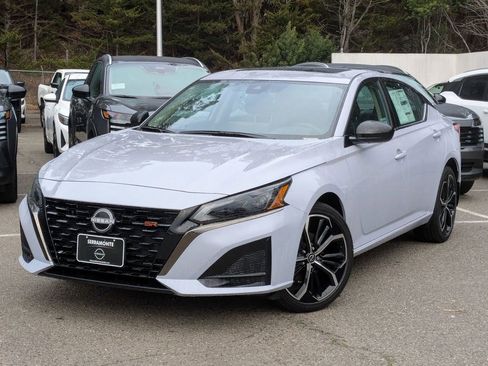New 2025 Nissan Altima 2.5 SR w/ SR Premium Package AWD/4WD image 2