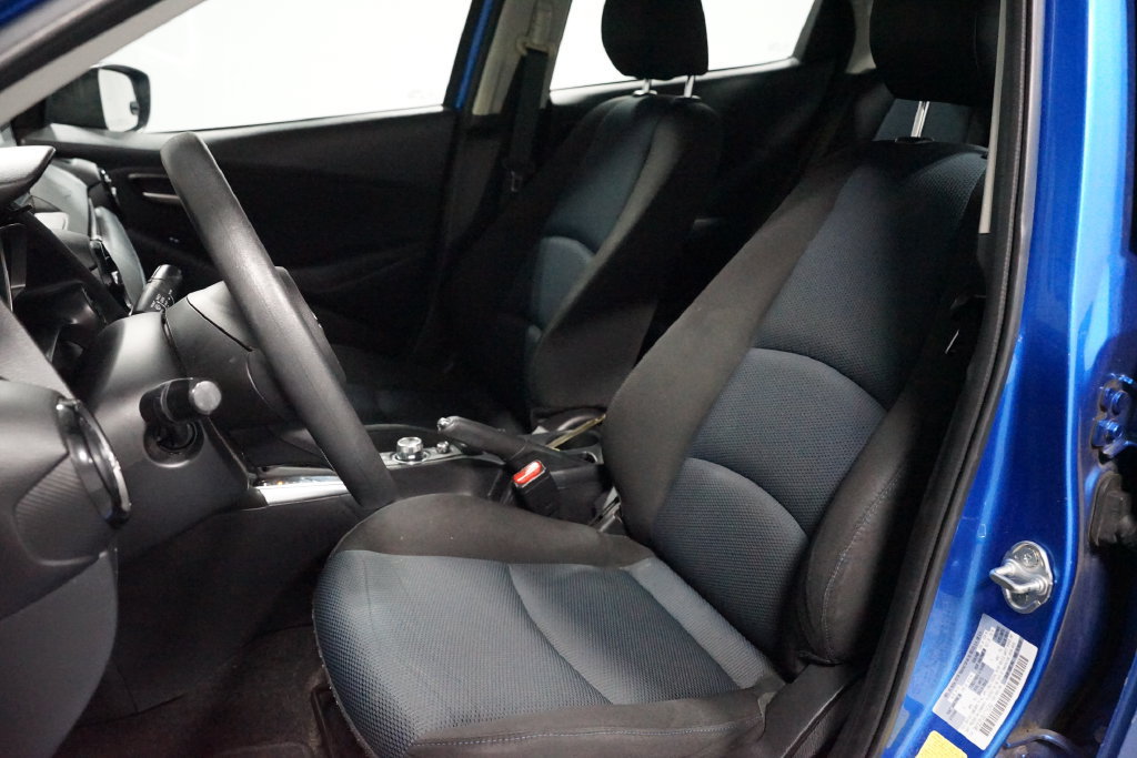 Used 2020 Toyota Yaris LE FWD image 6