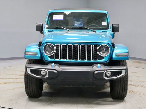 Used 2024 Jeep Wrangler Unlimited Sahara w/ Technology Group AWD/4WD image 7