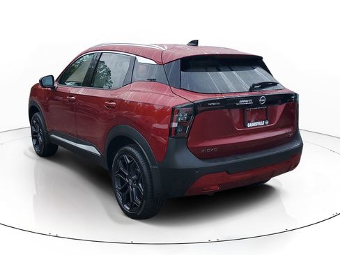 New 2026 Nissan Kicks SR image 3