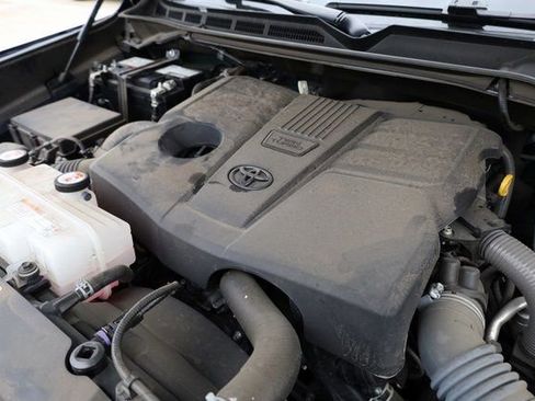 Used 2024 Toyota Tundra Limited image 9