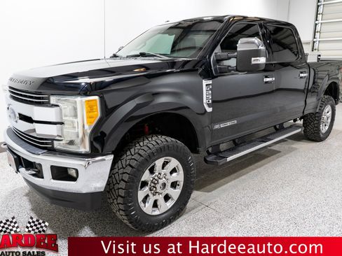 Used 2017 Ford F250 Lariat w/ Lariat Ultimate Package AWD/4WD image 2