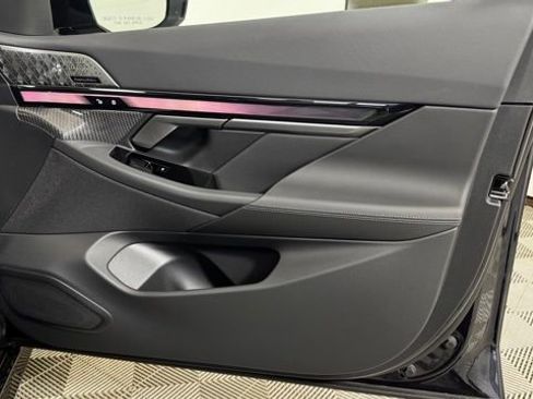 New 2027 BMW 550e xDrive AWD/4WD image 21