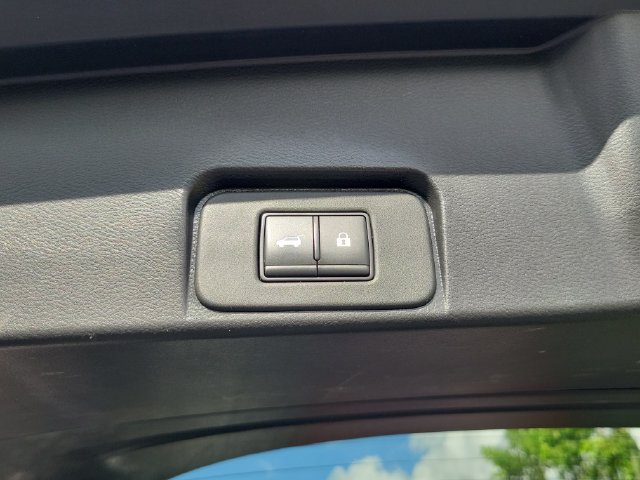 Used 2023 Nissan Rogue SV w/ SV Premium B Package FWD image 9