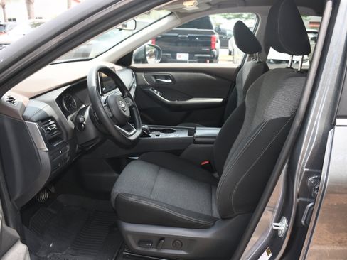 Used 2023 Nissan Rogue SV FWD image 7