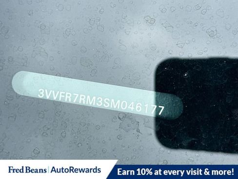 New 2025 Volkswagen Tiguan SE image 19