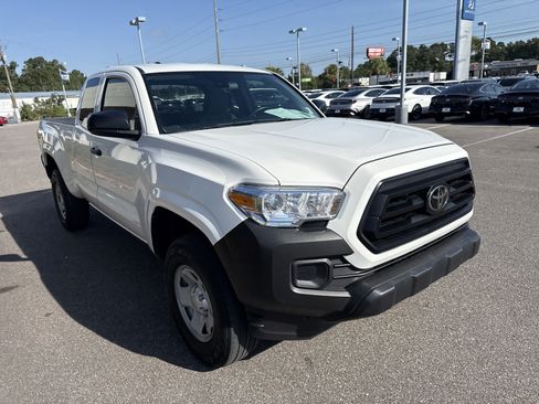 Used 2023 Toyota Tacoma SR RWD image 6