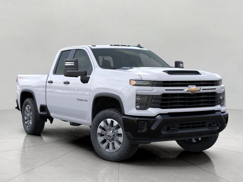 Used 2026 Chevrolet Silverado 2500 Custom AWD/4WD image 7