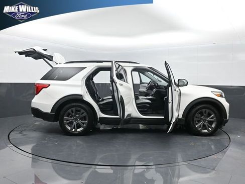 Used 2021 Ford Explorer XLT w/ Equipment Group 202A image 27