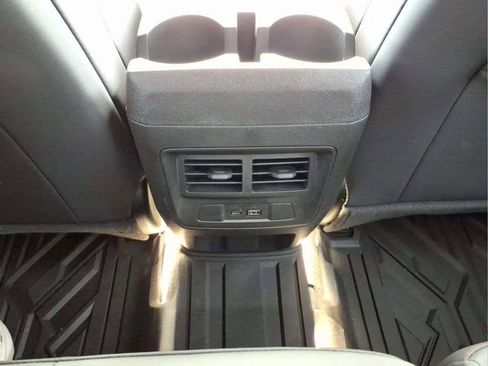 Used 2024 Chevrolet Colorado Z71 w/ Z71 Convenience Package 2 image 13