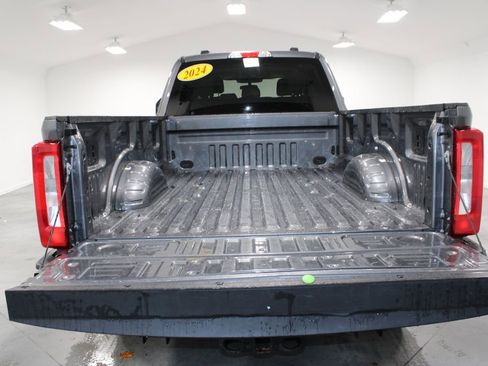 Used 2024 Ford F250 XLT image 19