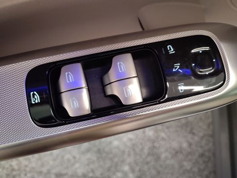 Used 2026 Mercedes-Benz GLC 300 image 19