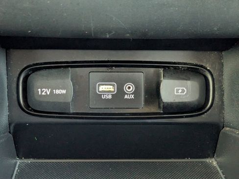 Used 2019 Hyundai Santa Fe SE image 25