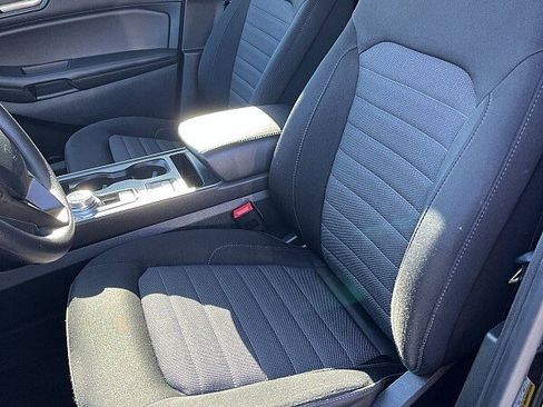 Used 2023 Ford Edge SE image 11