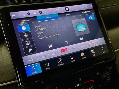 Used 2025 Jeep Grand Cherokee Limited w/ Black Appearance Package image 22