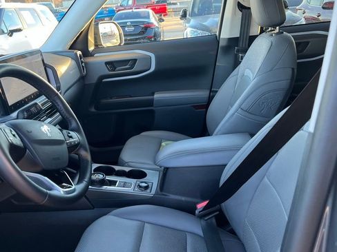 Used 2025 Ford Bronco Sport Badlands image 9