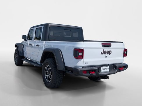 Used 2024 Jeep Gladiator Rubicon w/ Technology Group AWD/4WD image 4