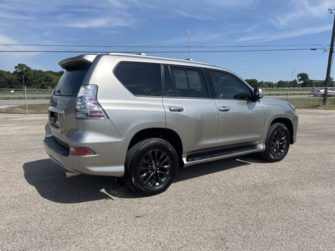 Used 2023 Lexus GX 460 Premium w/ Premium Plus Package AWD/4WD image 2