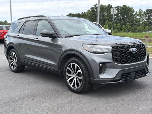 Certified 2025 Ford Explorer ST-Line RWD image 33