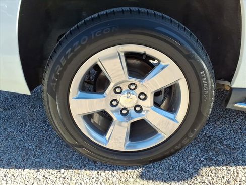 Used 2018 Chevrolet Suburban Premier image 12