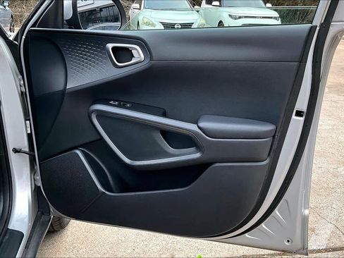 Used 2020 Kia Soul S image 21