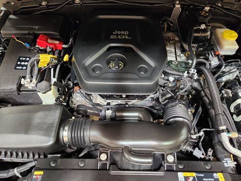 Used 2021 Jeep Wrangler Unlimited Sahara AWD/4WD image 51