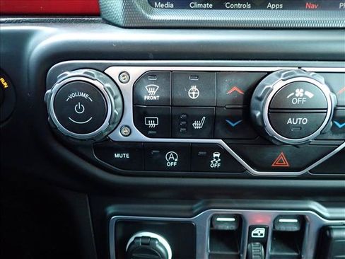 Used 2023 Jeep Gladiator Rubicon w/ Cold Weather Group AWD/4WD image 17