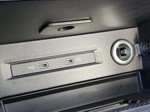 New 2026 Volkswagen Taos SE image 15