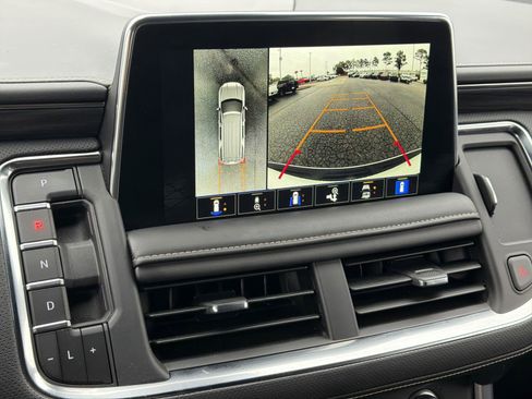 Used 2024 GMC Yukon XL SLT w/ SLT Premium Package image 25