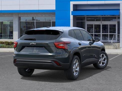 New 2026 Chevrolet Trax LS w/ LS Convenience Package FWD image 4