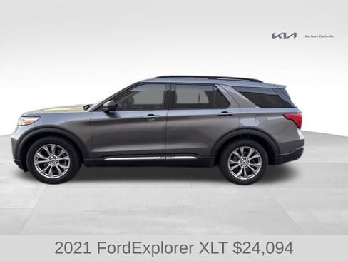 Used 2021 Ford Explorer XLT w/ Equipment Group 202A RWD image 5