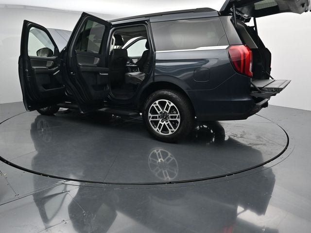 Used 2025 Ford Expedition Active AWD/4WD image 47