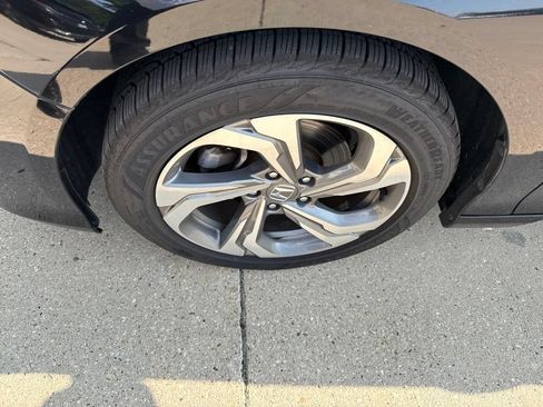 Used 2018 Honda Accord EX image 12