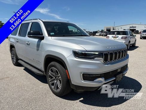 Used 2025 Jeep Wagoneer L Series II w/ 8-pass Seating Package AWD/4WD image 8