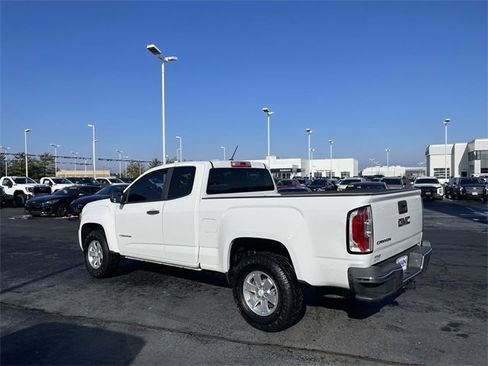 Used 2015 GMC Canyon SL image 3