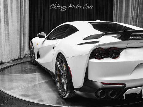 Used 2021 Ferrari 812 Superfast RWD image 38
